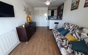 Studio cabine mer et pinède 26m2: 4pers, neuf, cosy